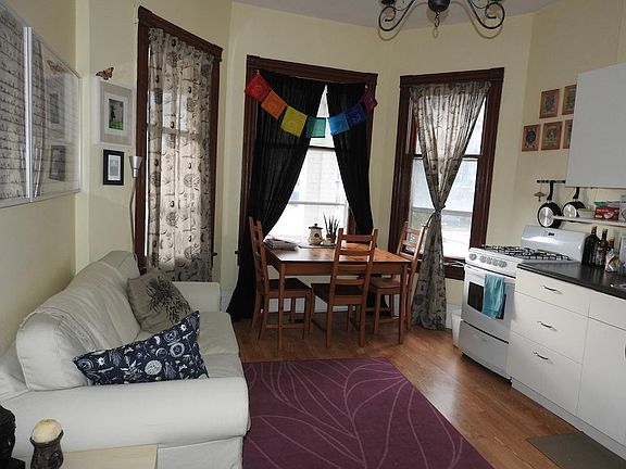2nd image of 155 Wellington St S #1
