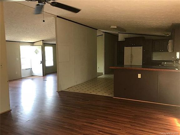 4th image of 312 Forest Hollow Dr