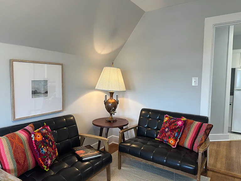 39 N Mountain Ave #9 — Photo 2