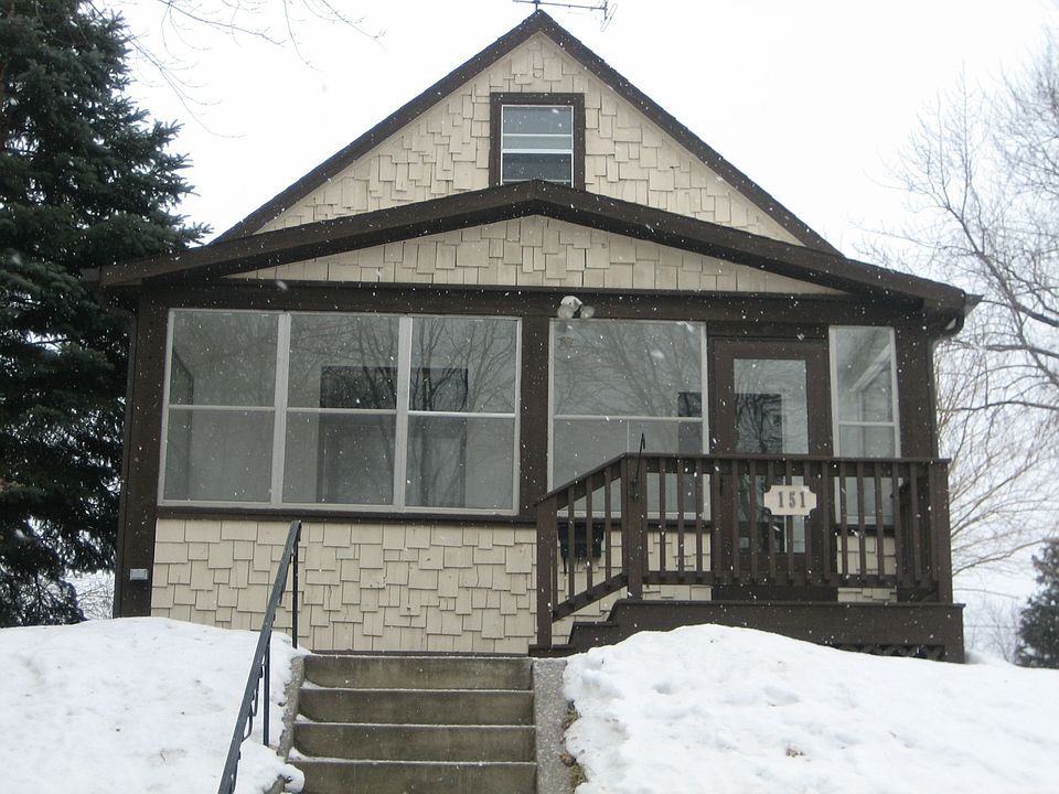1st image of 151 11th Ave N