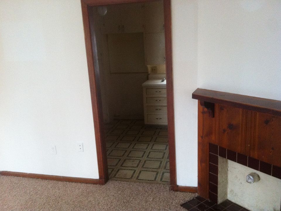 2nd image of 2633 E Haskell St