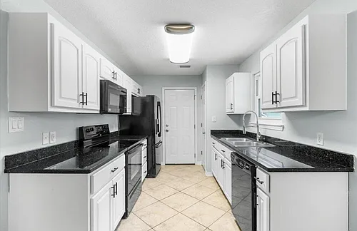 116 Fairoaks Dr Photo 1