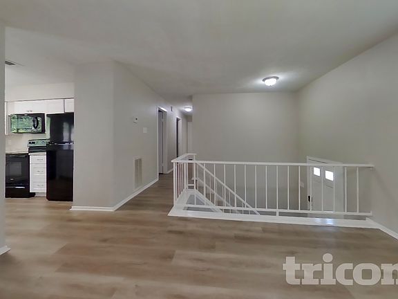 4th image of 8610 Pine Shores Dr