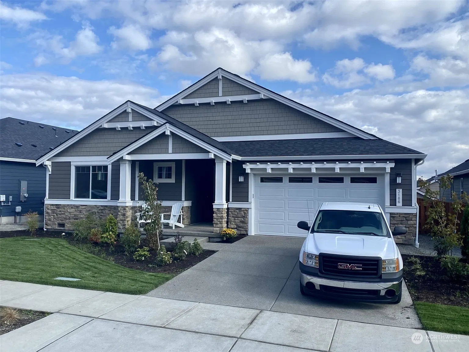 3106 Arrowroot Loop SE photo 1