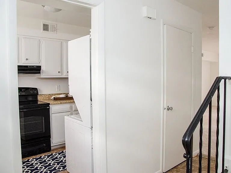 5610 Monroe Pl — Photo 16