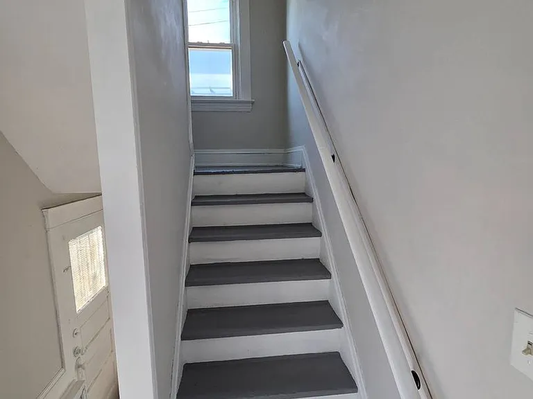 2762 E 120 St — Photo 5