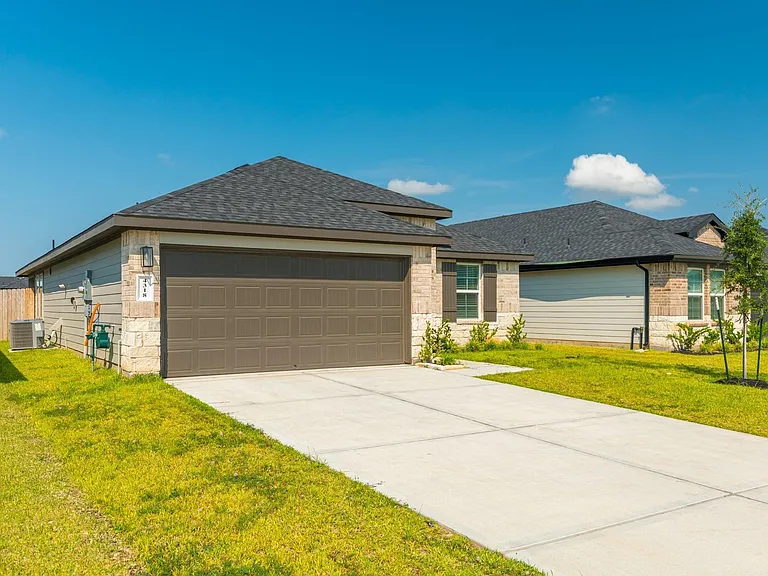 4318 Freya Pointe Dr — Photo 2