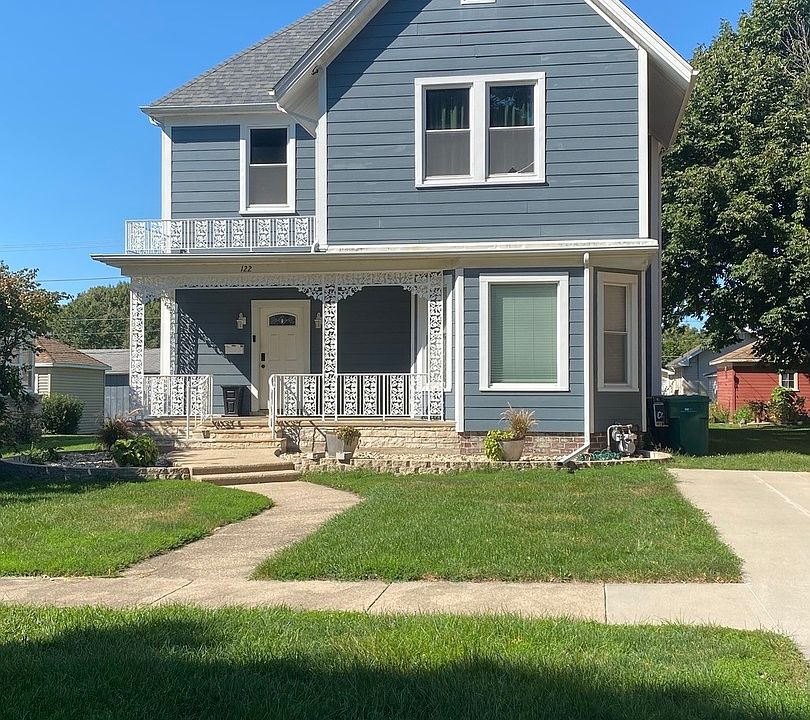1st image of 122 W 10th St