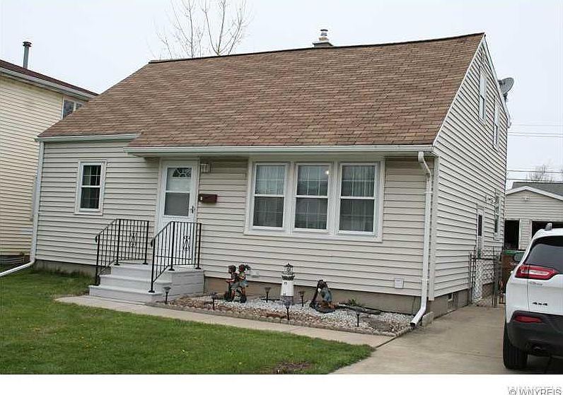 1st image of 4 Sandra Dr