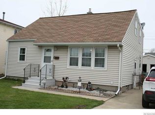 4 Sandra Dr, Cheektowaga, NY