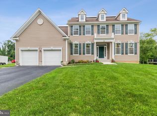 24 Bramble Dr, Pennington, NJ 08534
