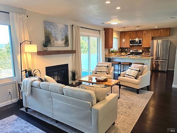 5th image of 74 Hector Lane