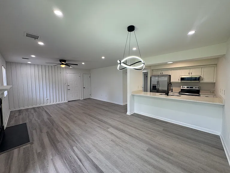 113 Roane Dr #A — Photo 1