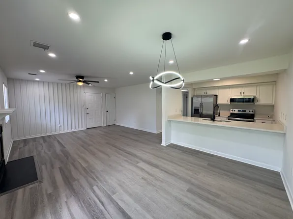 113 Roane Dr APT A, Hampton, VA 23669
