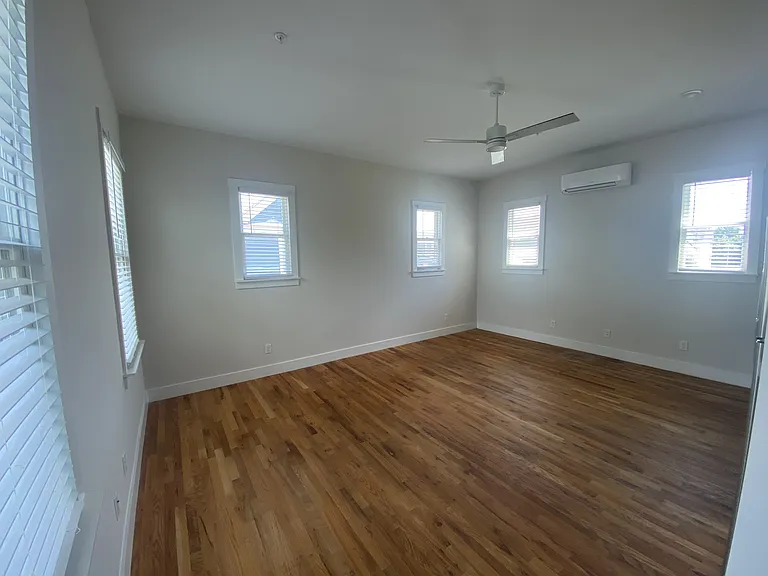 606 N Main St #202 — Photo 2