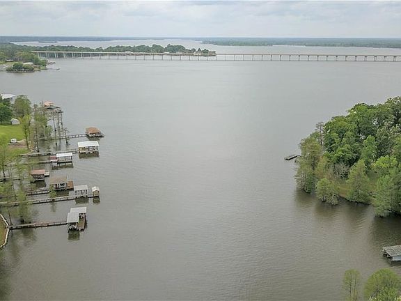 2nd image of 8 Lake Forest Hls