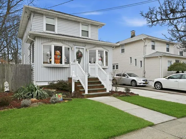 307 Frederick Avenue, Bellmore, NY 11710