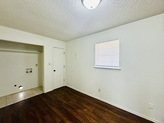 3rd image of 154 Shady Ln