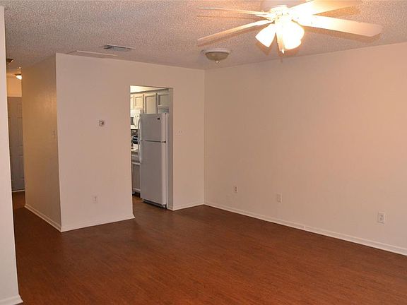 4th image of 422 W 4th St APT B