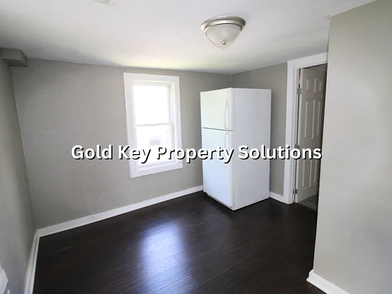 2233 E Lynn Street — Photo 10