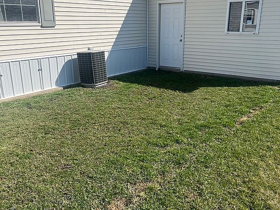 3rd image of 667 Aspen Dr