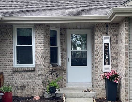 3rd image of 4514 S Wyck Dr
