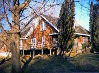 1933 Bunker Hill Rd, Central City, IA 52214