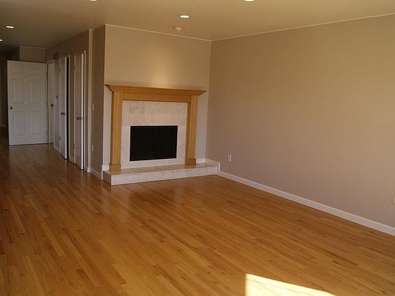 2nd image of 80 Los Olivos Ave