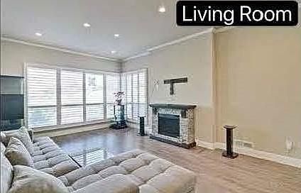 3rd image of 71 Lake Vista Ave