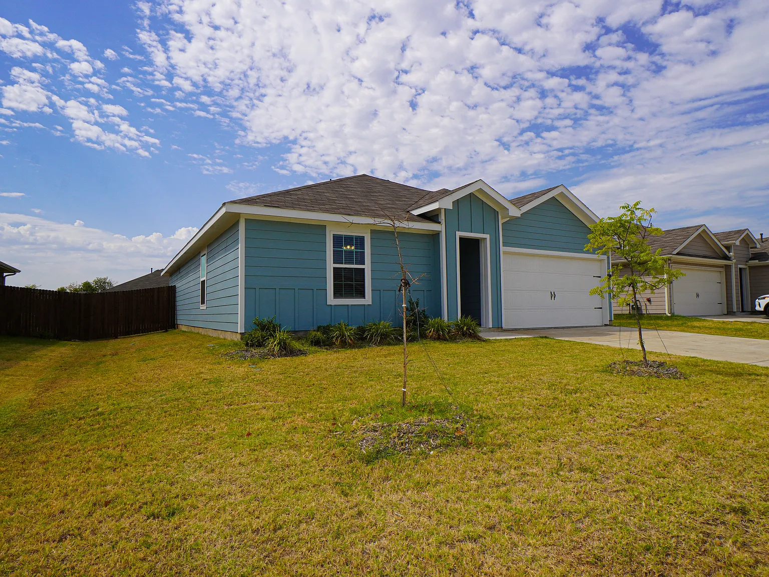 3 bed, 1398 sqft, $1,900 — Photo 3