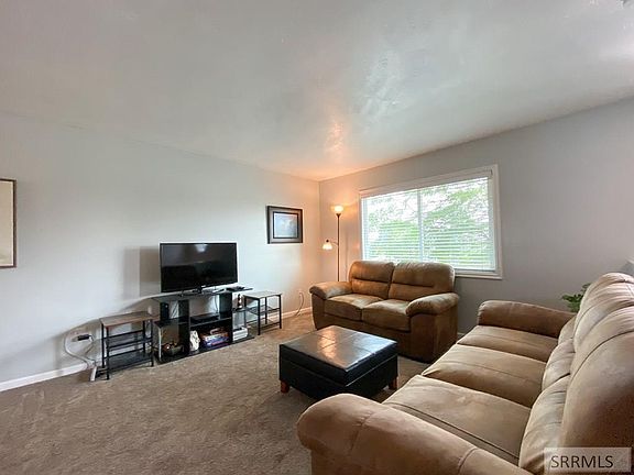 4th image of 2302 Genevieve Way