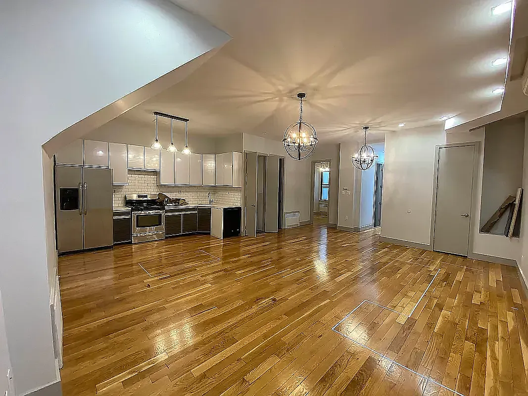 26 Wilson Avenue — Photo 2