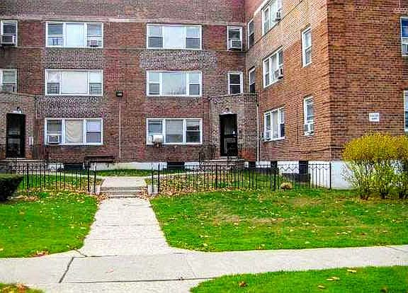 3rd image of 13839 Jewel Ave Ste 1