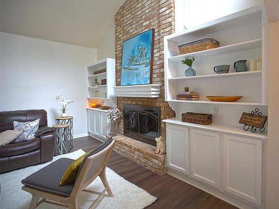 5th image of 21422 Park Mount Dr