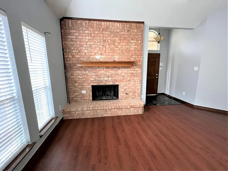 738 Ridgemont Dr — Photo 18