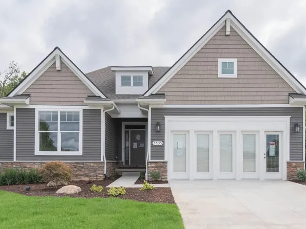 5535 Hickory View Dr #126, Whitmore Lake, MI 48189