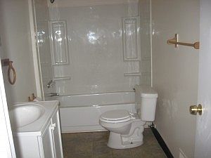 2nd image of 638-640 N Goodman St