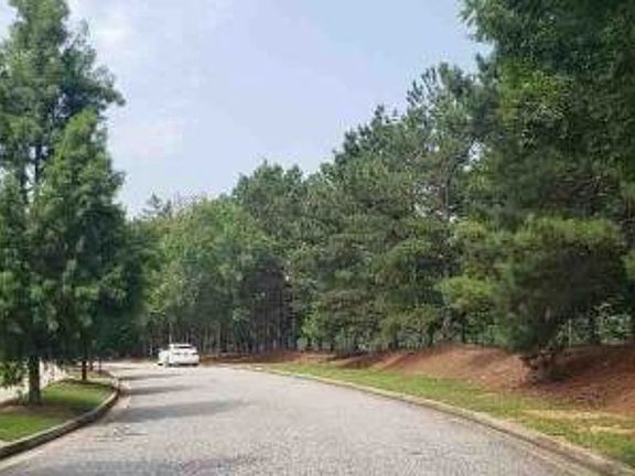 Exterior Neighborhood (street photo)