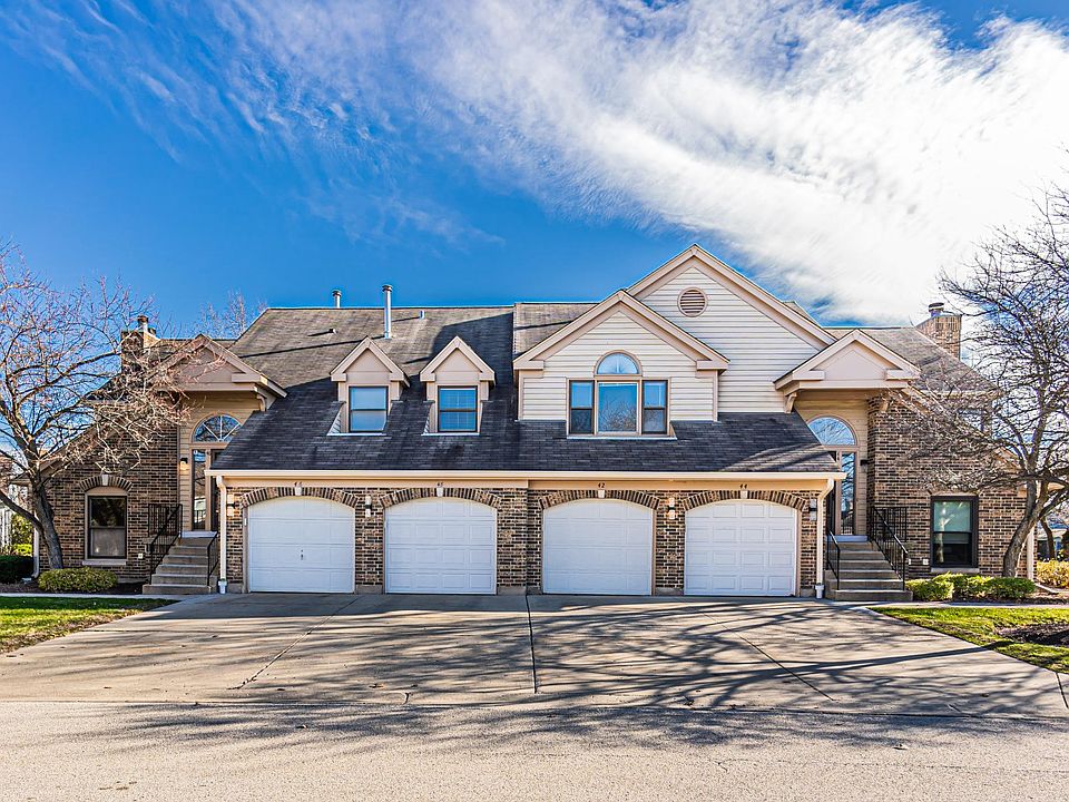 1st image of 44 Willow Pkwy #44