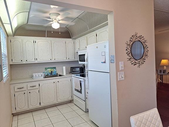 3rd image of 53 Brighton Dr E #53-B