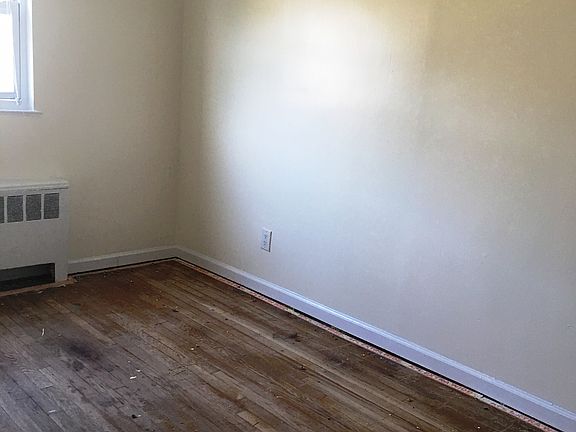 5th image of 2514 Bronxwood Ave #2
