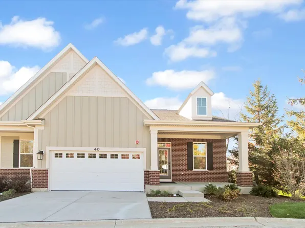 40 Tournament Dr N, Hawthorn Woods, IL 60047