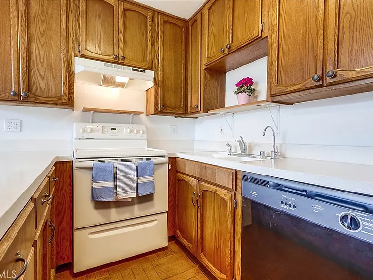1845 Anaheim Ave #16-C — Photo 3