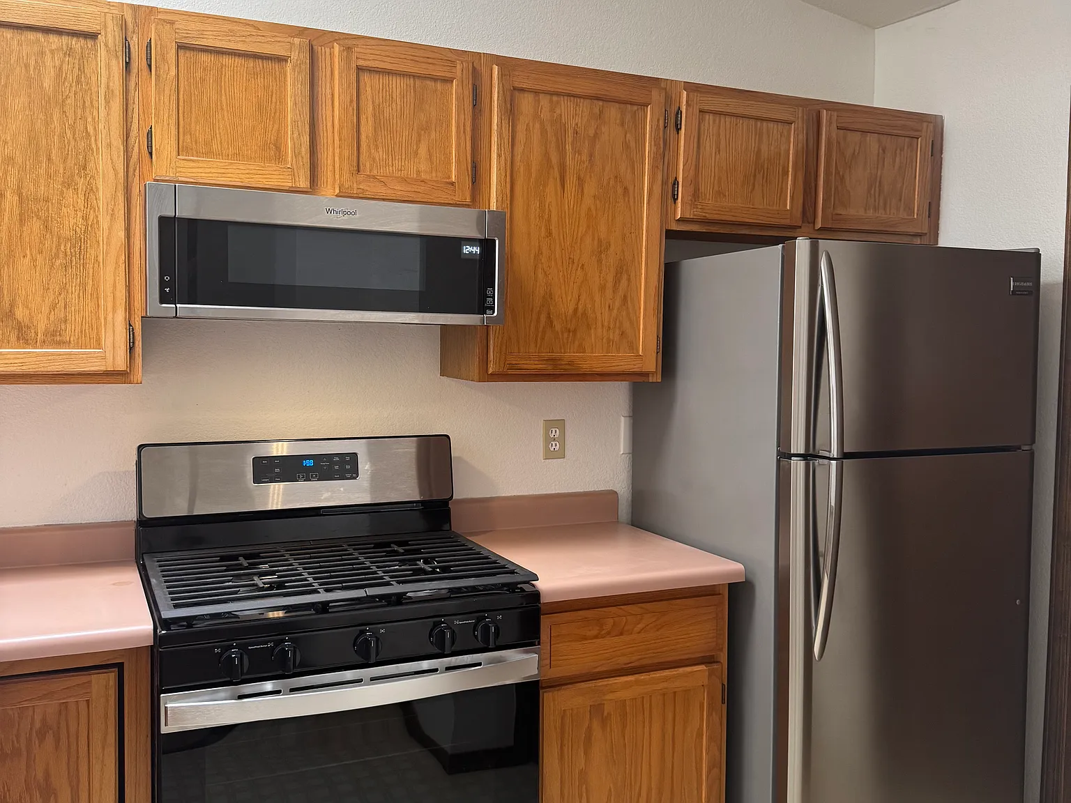 1214 N Willow St — Photo 3