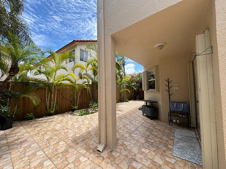15621 SW 100th Ln — Photo 44