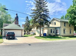 415 N 5th St, Watertown, WI 53094
