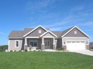 744 Warbler Rd, Howards Grove, WI 53083