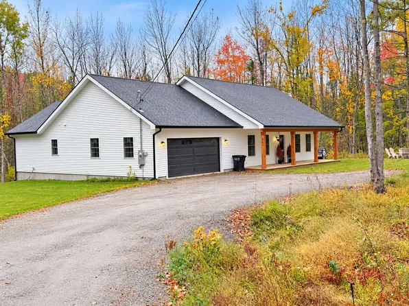663 U.S. Route 202 Route, Monmouth, ME 04265