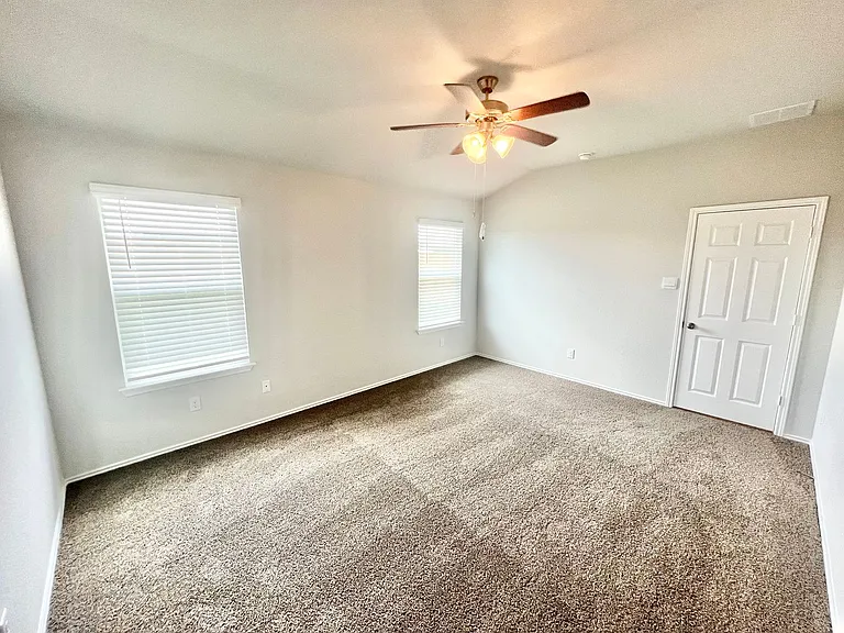 7303 Gilbert Dr — Photo 9