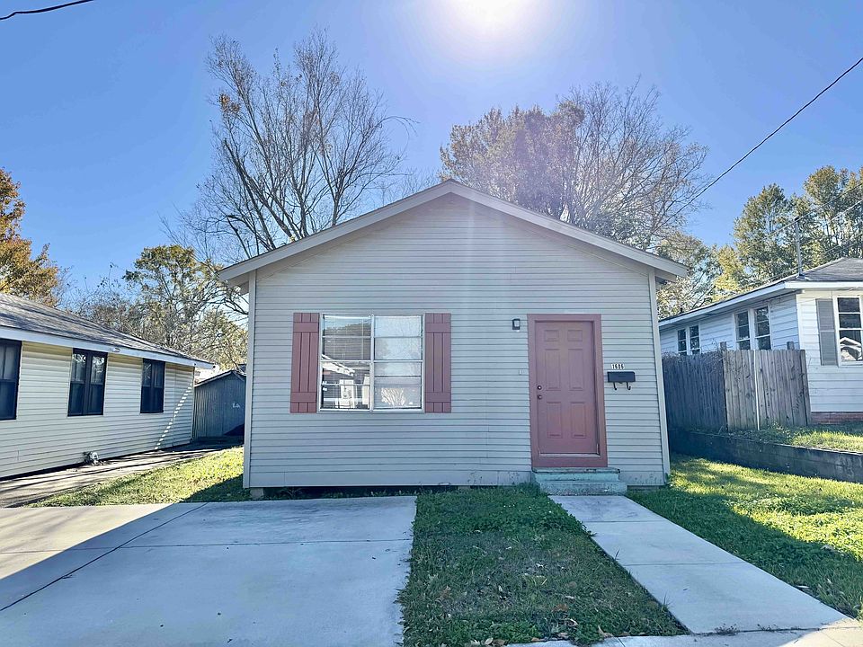 1st image of 1606 Myrtle Walk